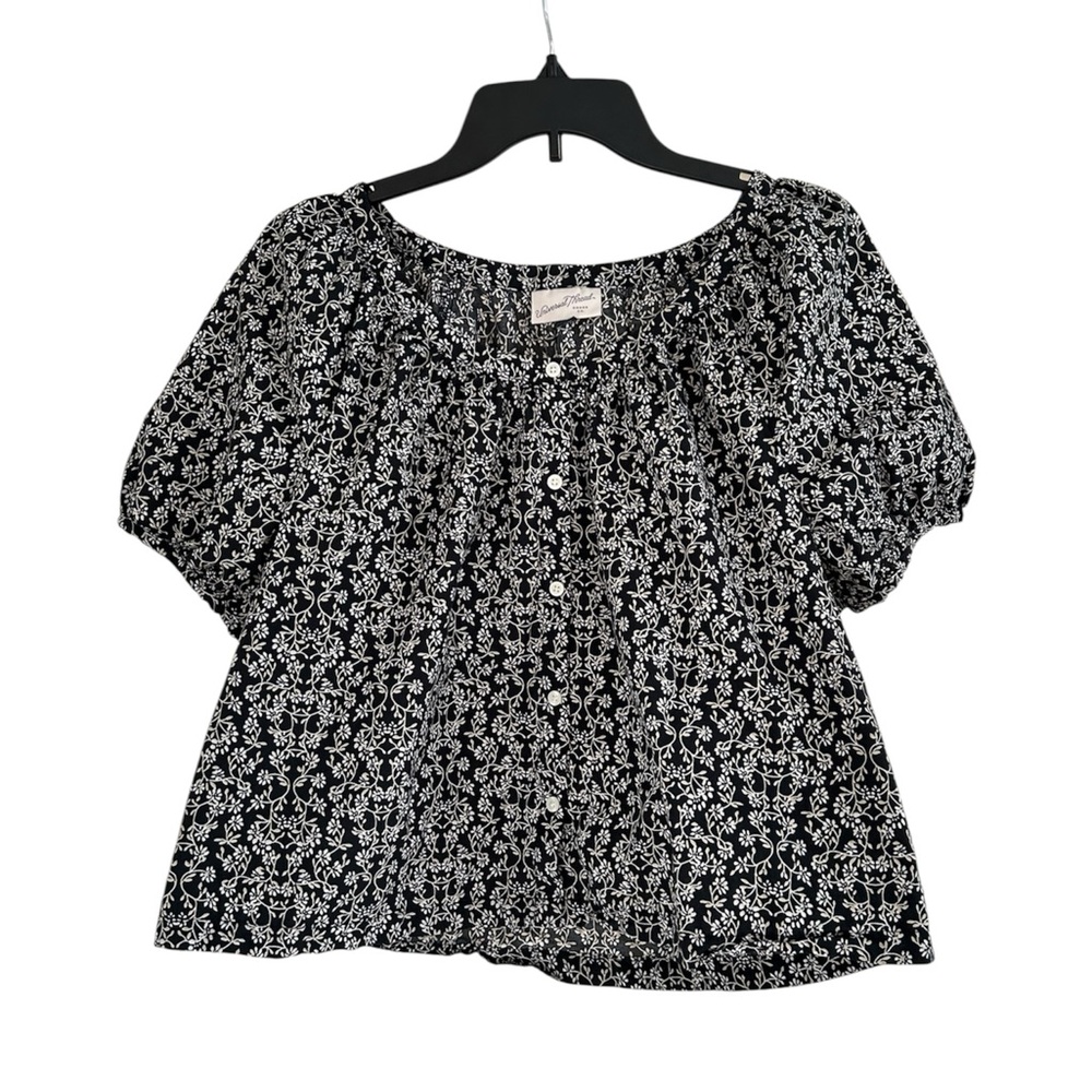 Universal Thread Black and White Floral Button-Front Blouse